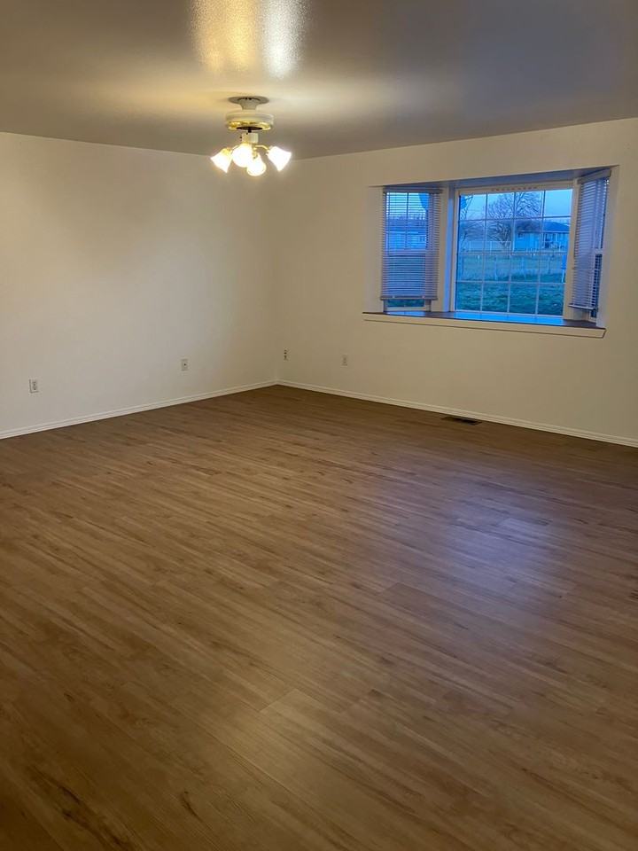 903 E White Birch Ave - Photo 7 of 20