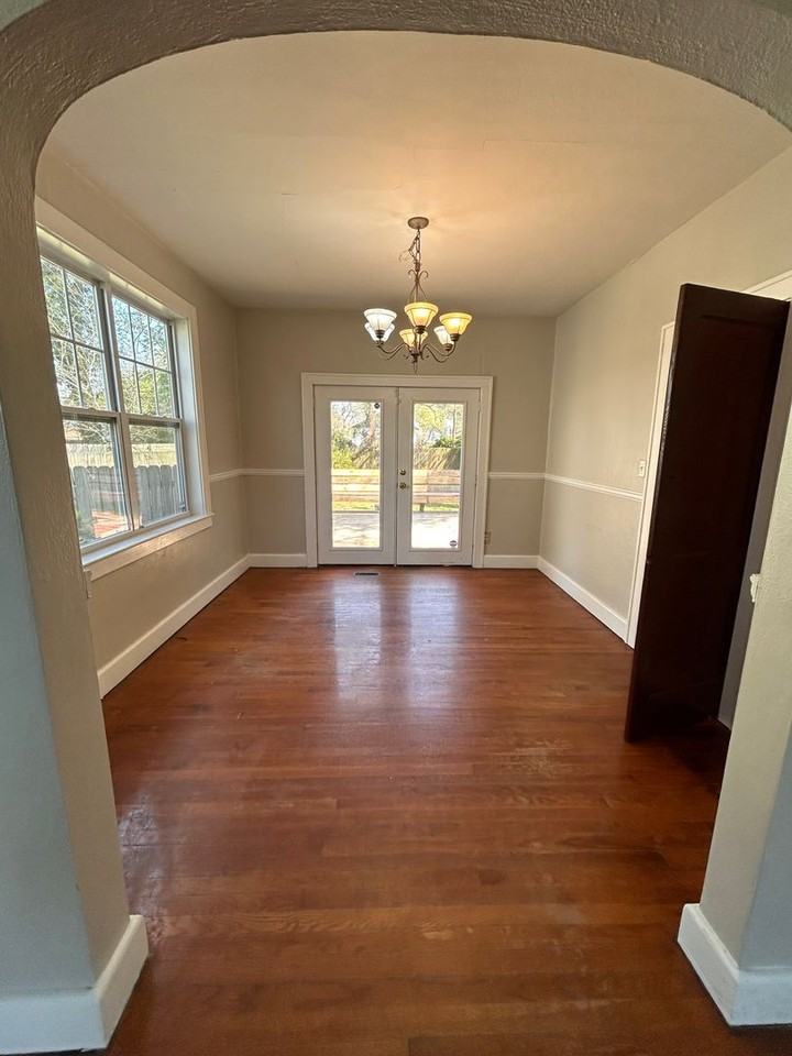 114 Cherry Ave - Photo 3 of 16