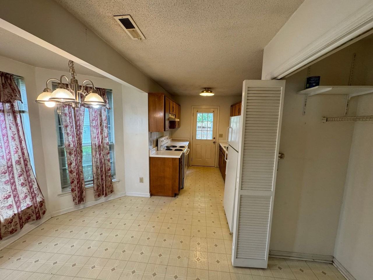 3058 Casa Dr - Photo 2 of 8