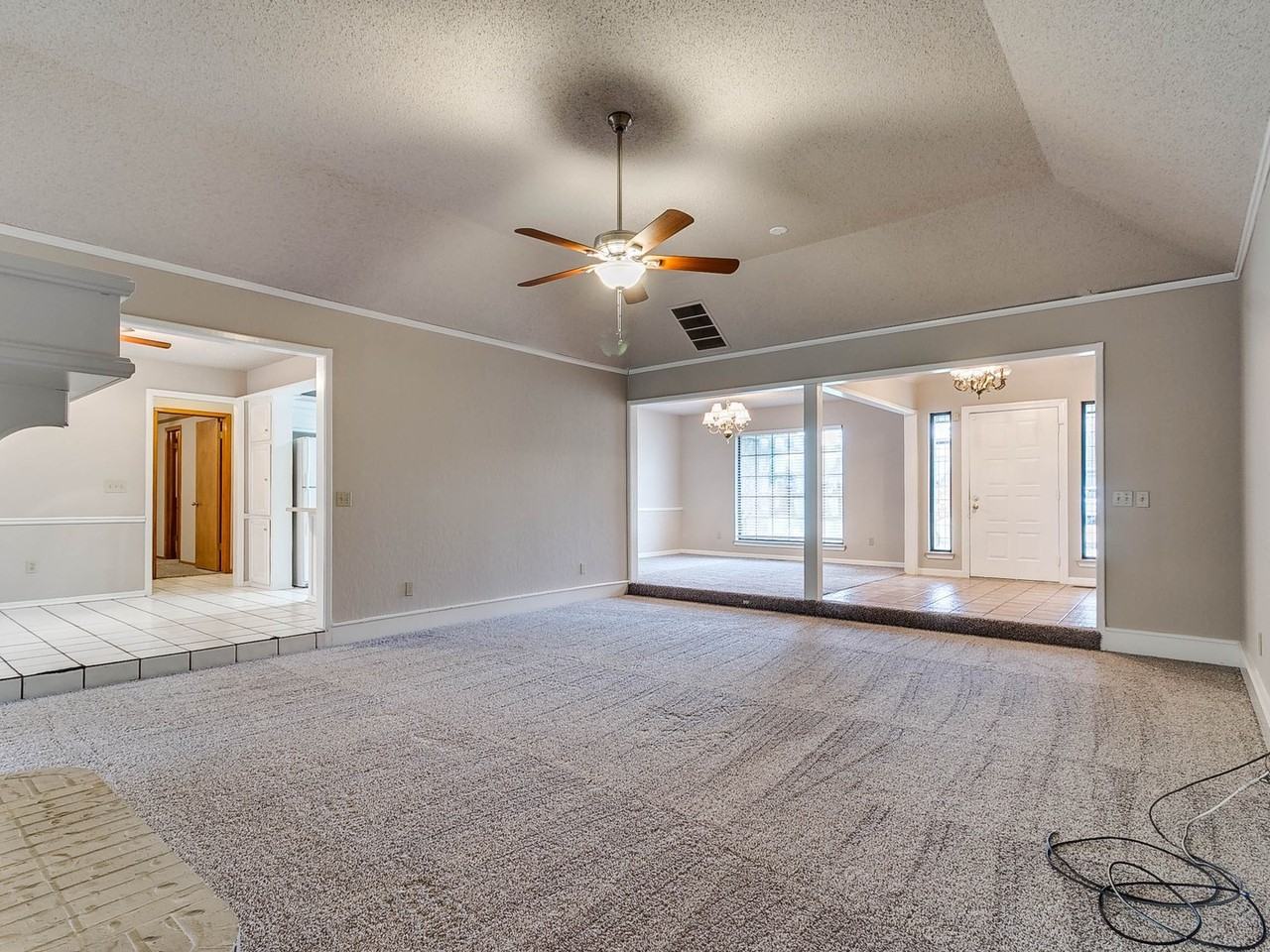 7417 Nw 101st St - Photo 6 of 27