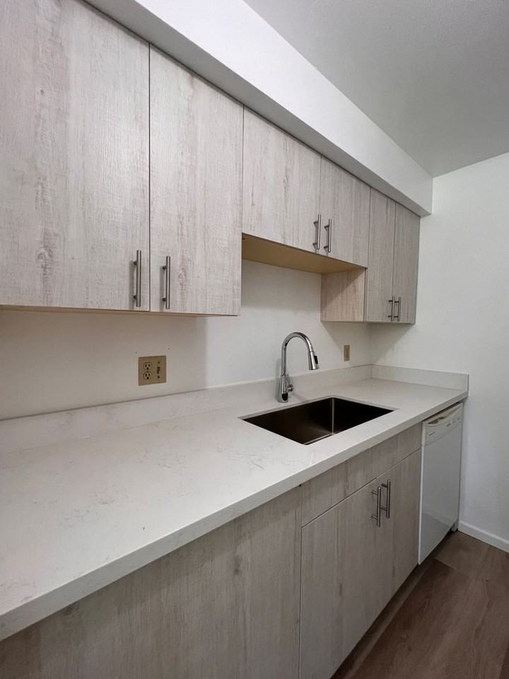 Mountain View Apartment - Photo 2 of 50