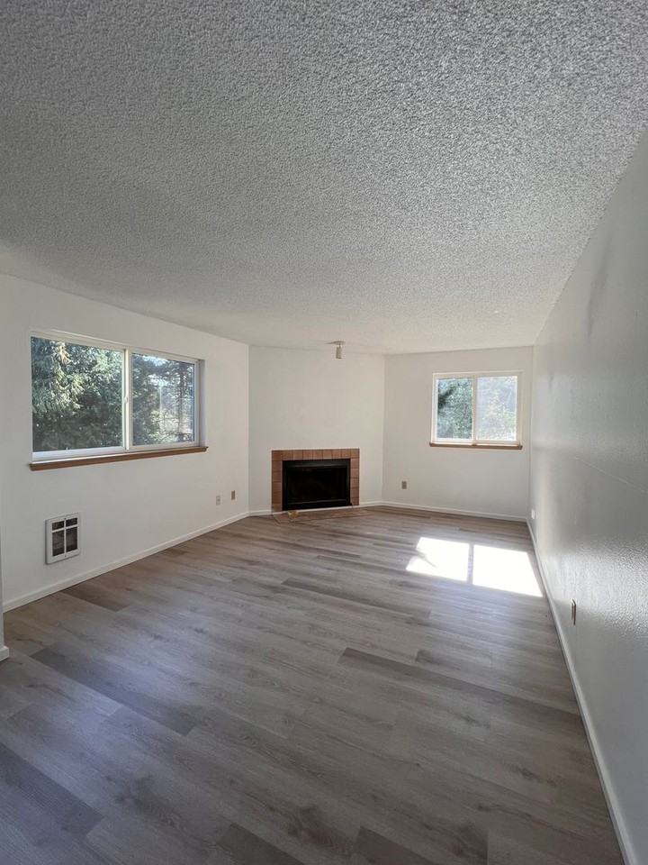 Mountain View Apartment - Photo 7 of 50