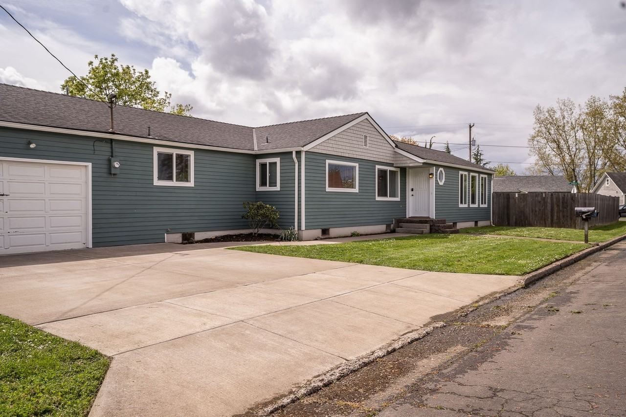 230 15th Ave Se - Photo 2 of 50