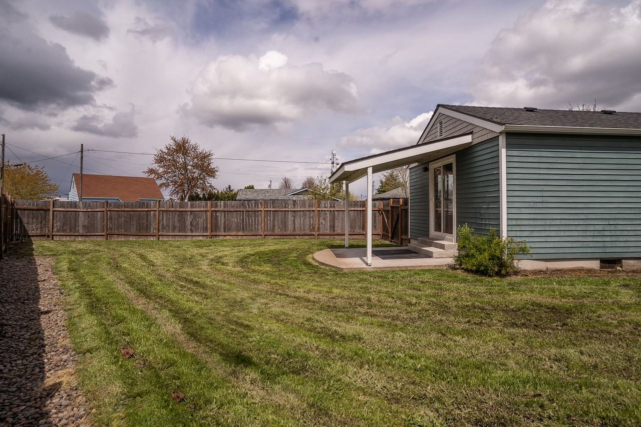 230 15th Ave Se - Photo 5 of 50
