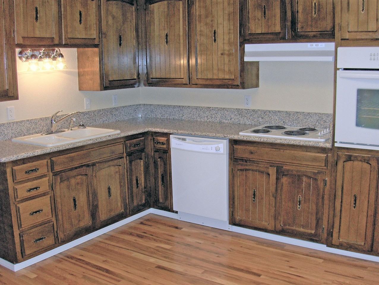 River View: Unique 1,200 sq ft 2 Bedroom 2 Bath Apartment in Secluded 4 - Photo 4 of 5