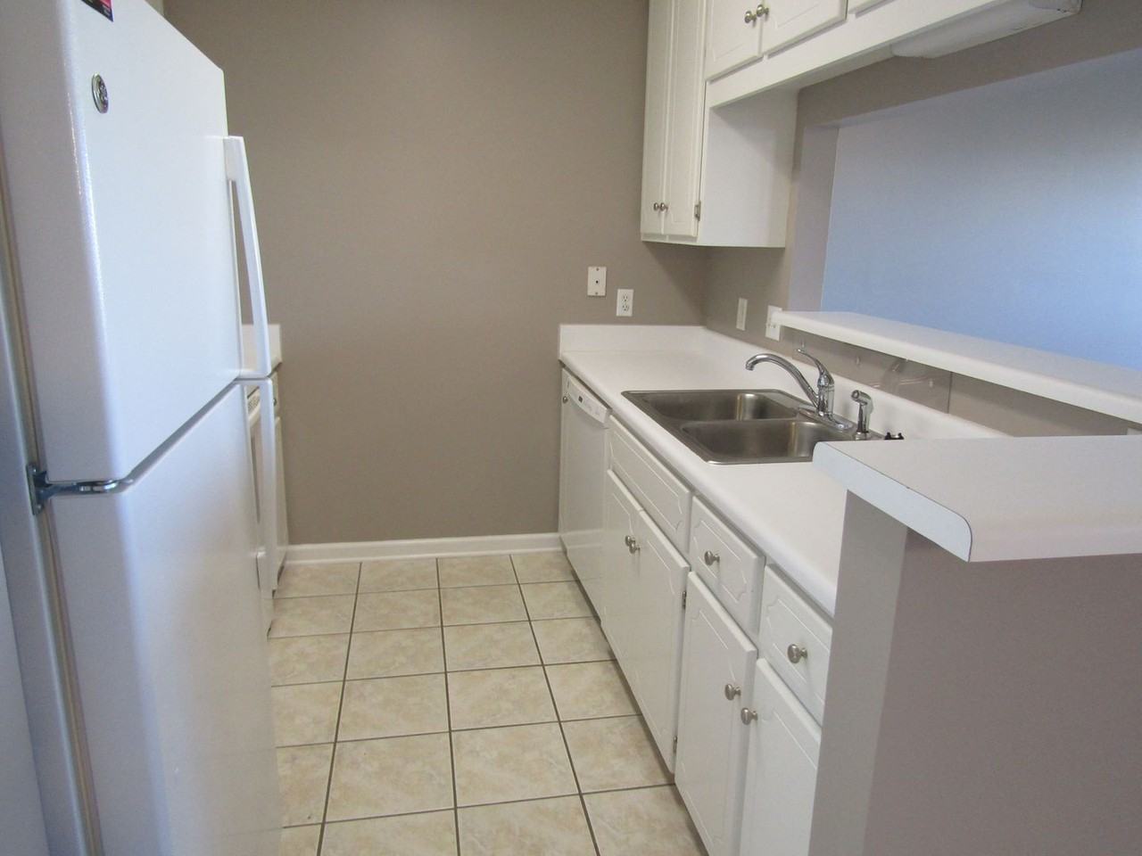 158 Woodmere Dr - Photo 2 of 10