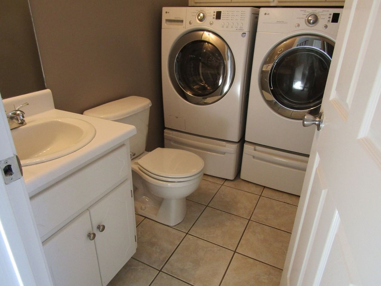 158 Woodmere Dr - Photo 5 of 10