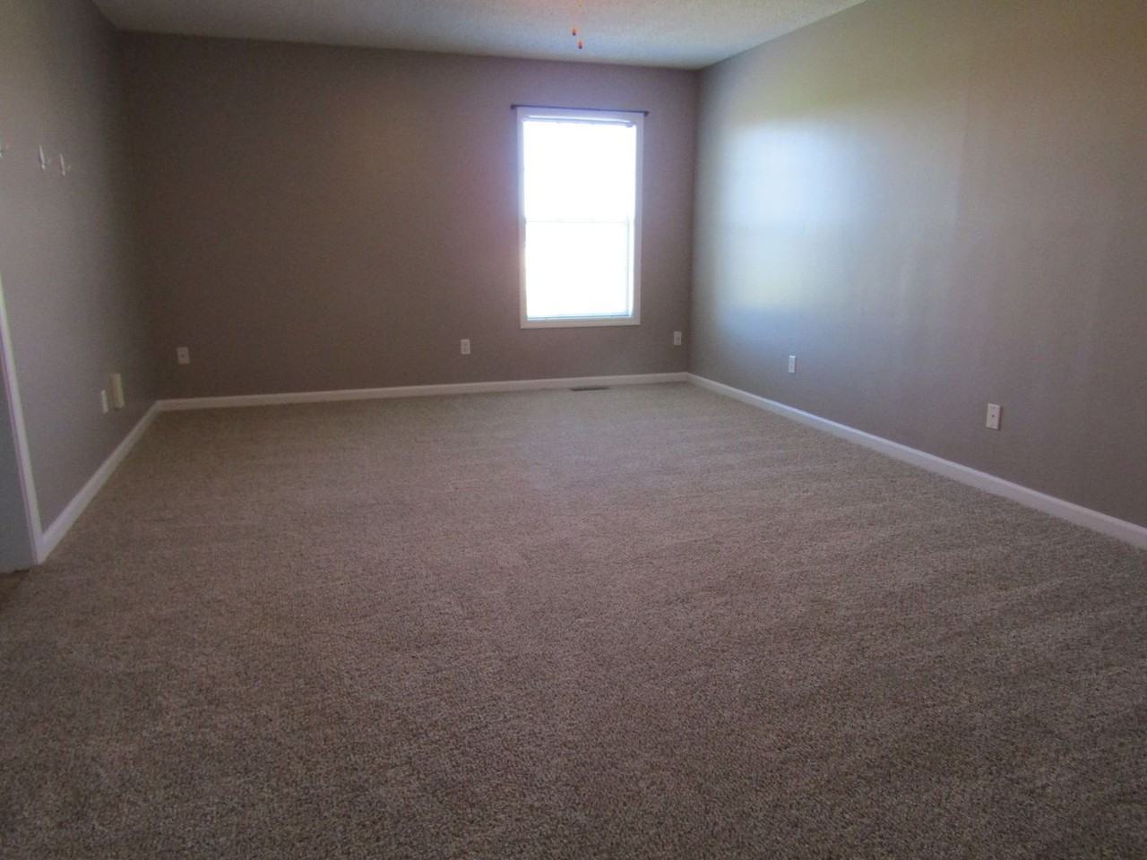 158 Woodmere Dr - Photo 6 of 10
