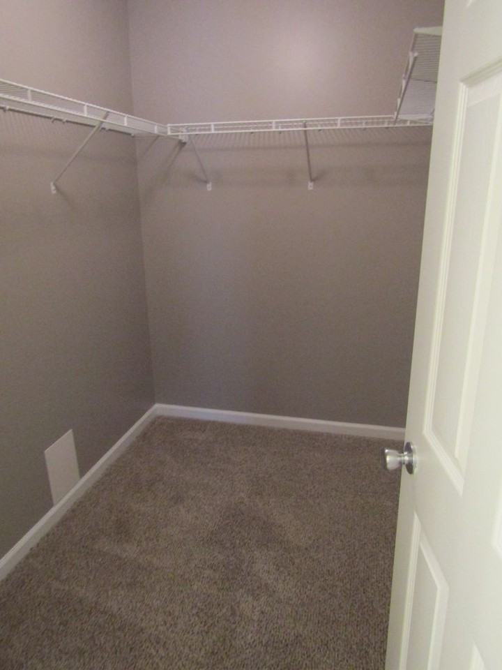 158 Woodmere Dr - Photo 7 of 10