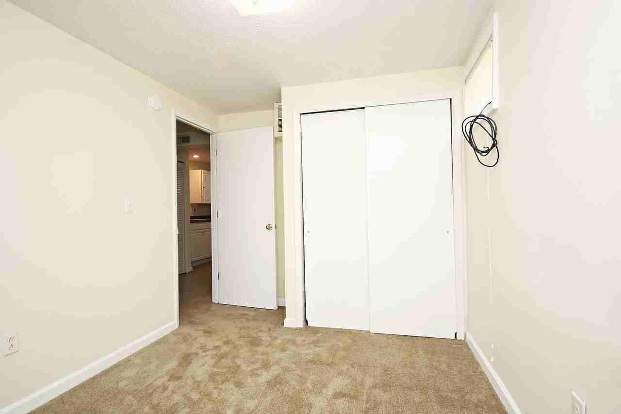 113 Stratford Ct #B - Photo 7 of 13