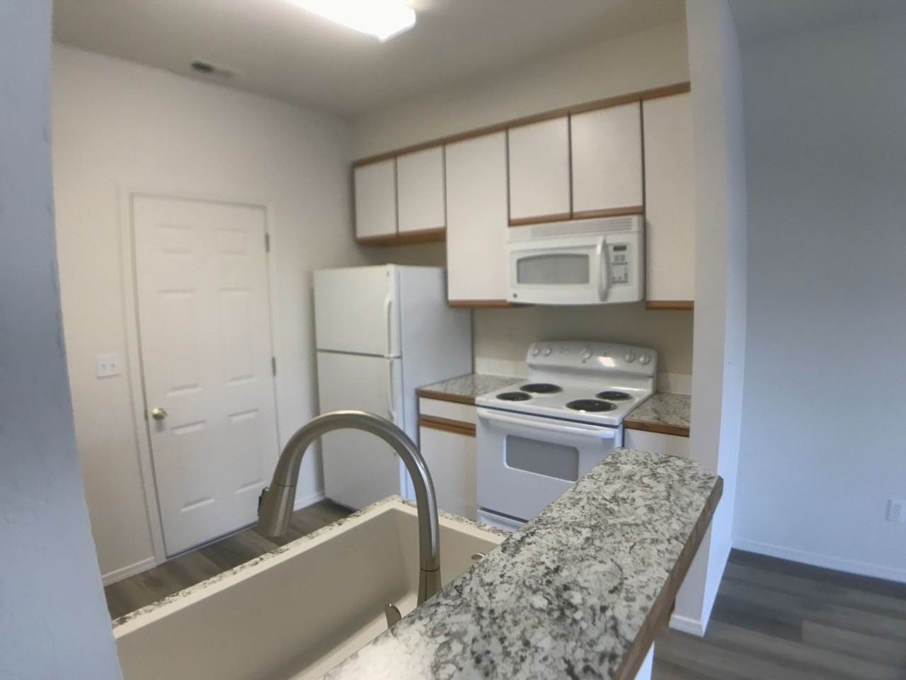 2002 Sw Canyon Dr #13 - Photo 6 of 21