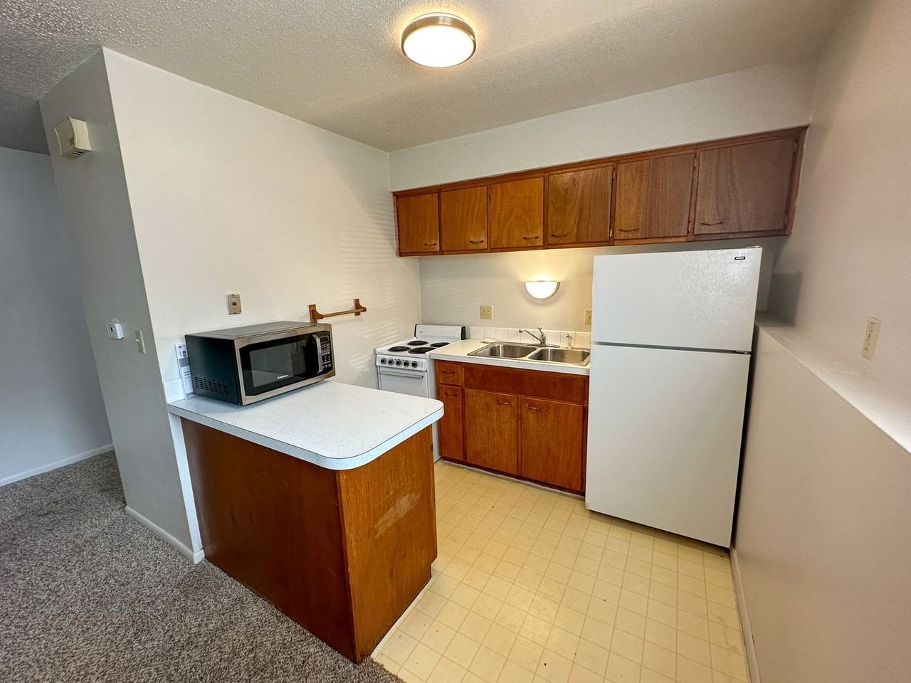 306 NW State Street - Photo 5 of 15