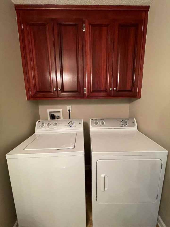 121 Concord Ave - Photo 4 of 27