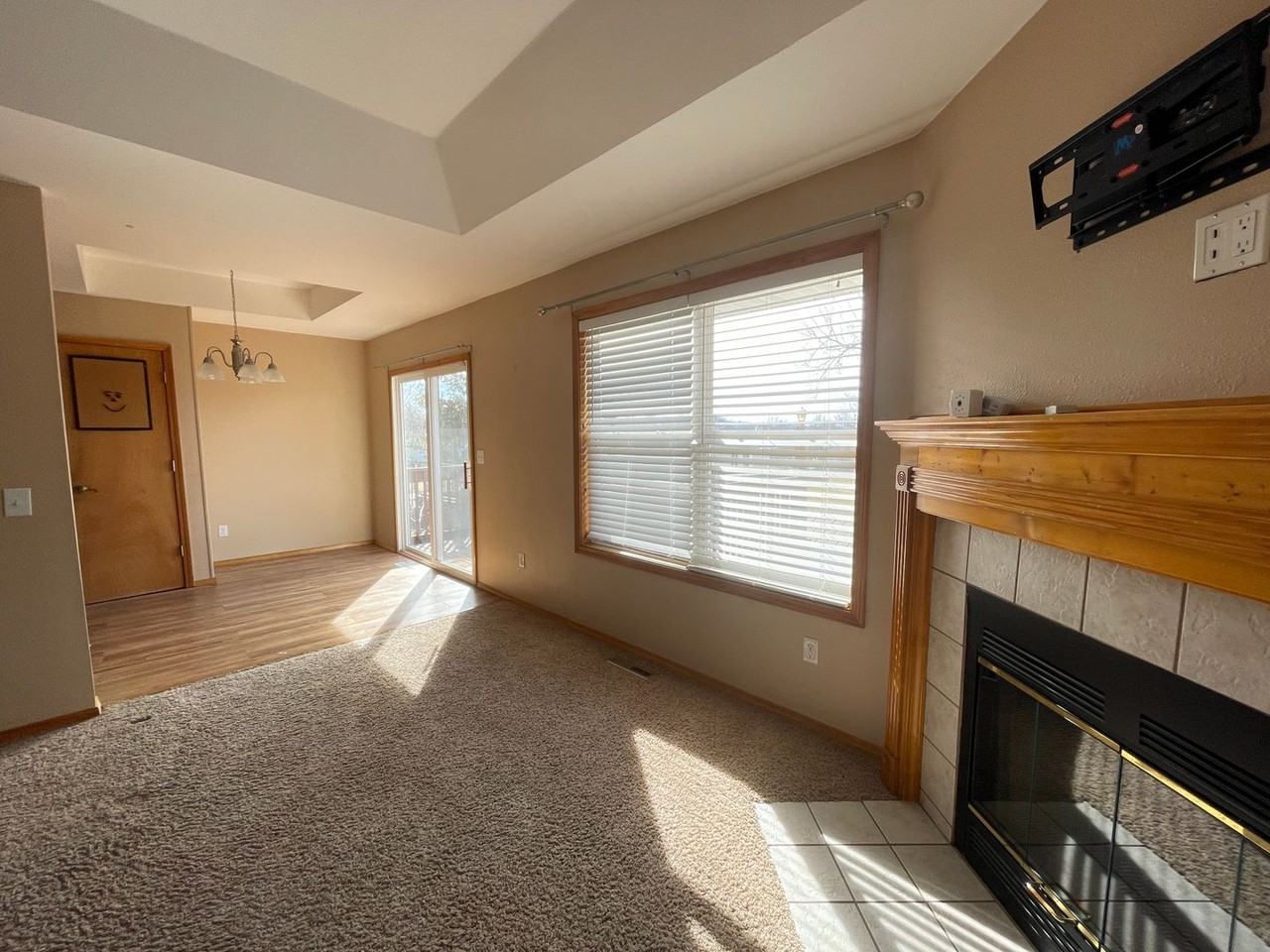 3253 S Palisades Dr - Photo 5 of 15