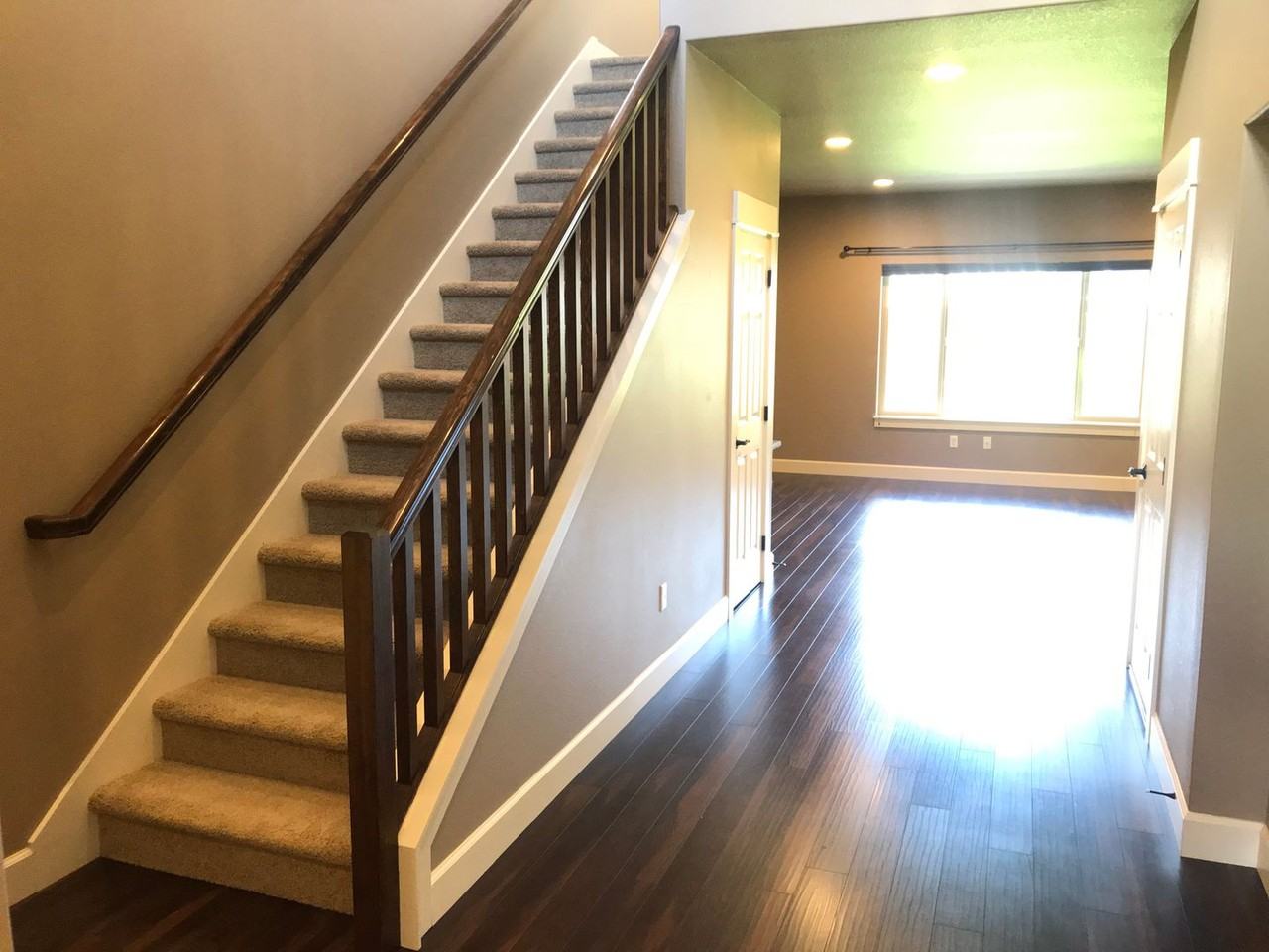 3527 Ne Crystal Springs Dr - Photo 2 of 24