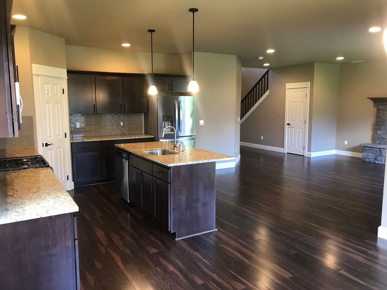 3527 Ne Crystal Springs Dr - Photo 5 of 24