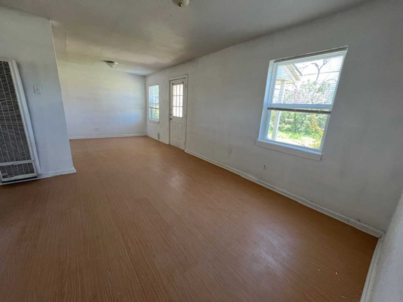 6409 Jennings Dr - Photo 2 of 12
