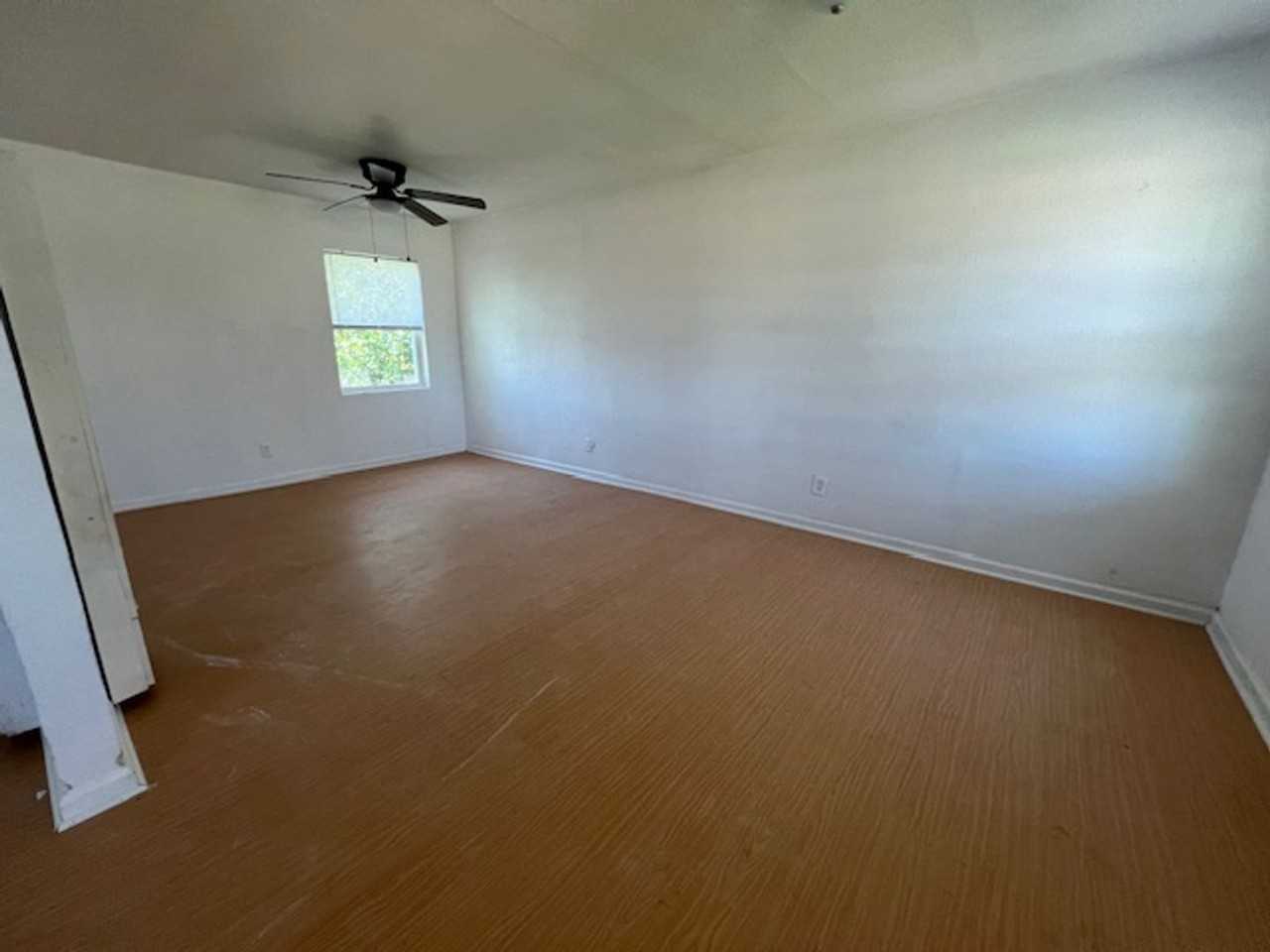 6409 Jennings Dr - Photo 3 of 12