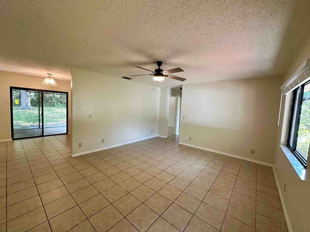 745 Tumblebrook Dr - Photo 2 of 16