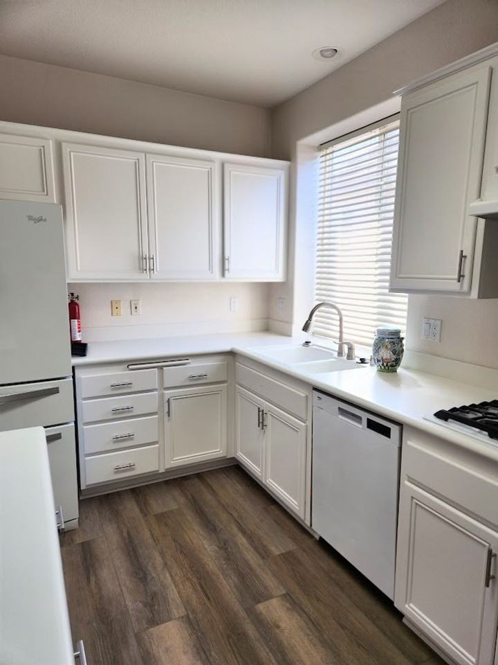 503 Starlight Ln - Photo 4 of 16