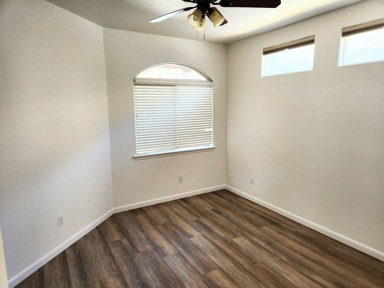 503 Starlight Ln - Photo 7 of 16