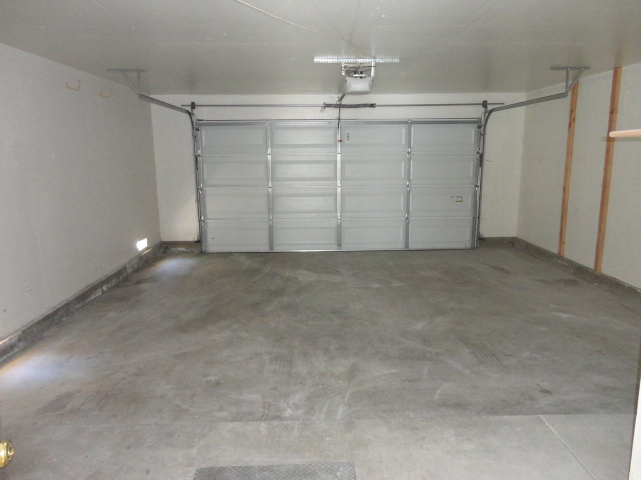 8081 Hillandale Dr - Photo 3 of 20