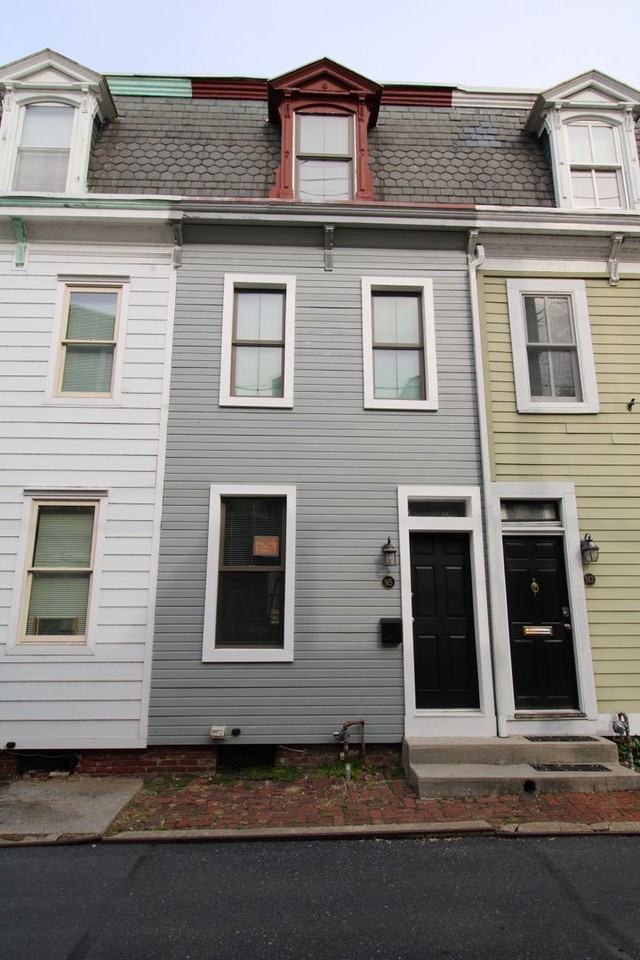 915 Penn St - Photo 2 of 16