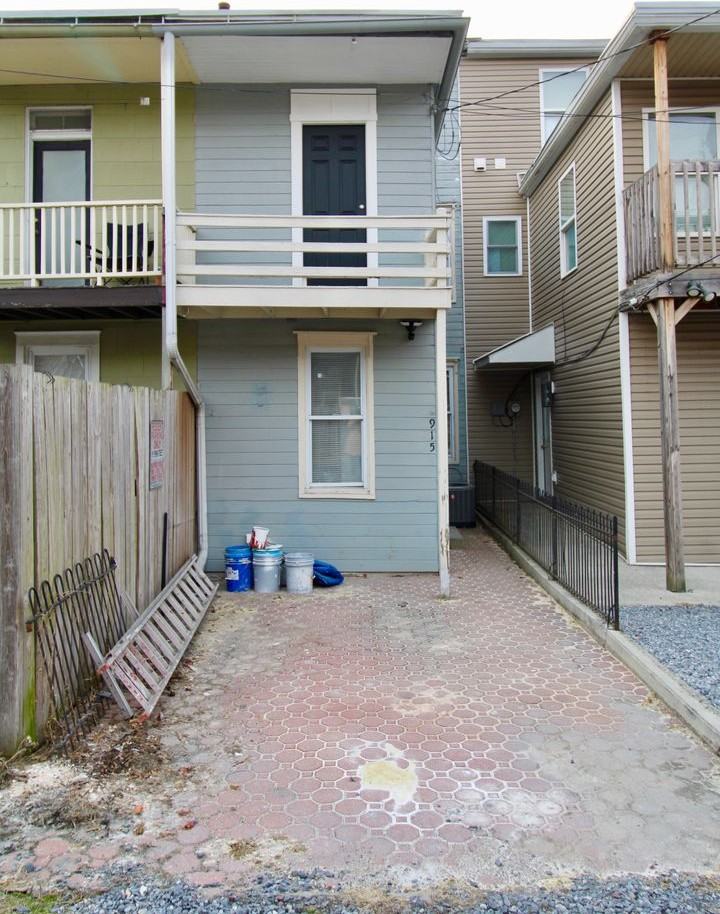 915 Penn St - Photo 3 of 16