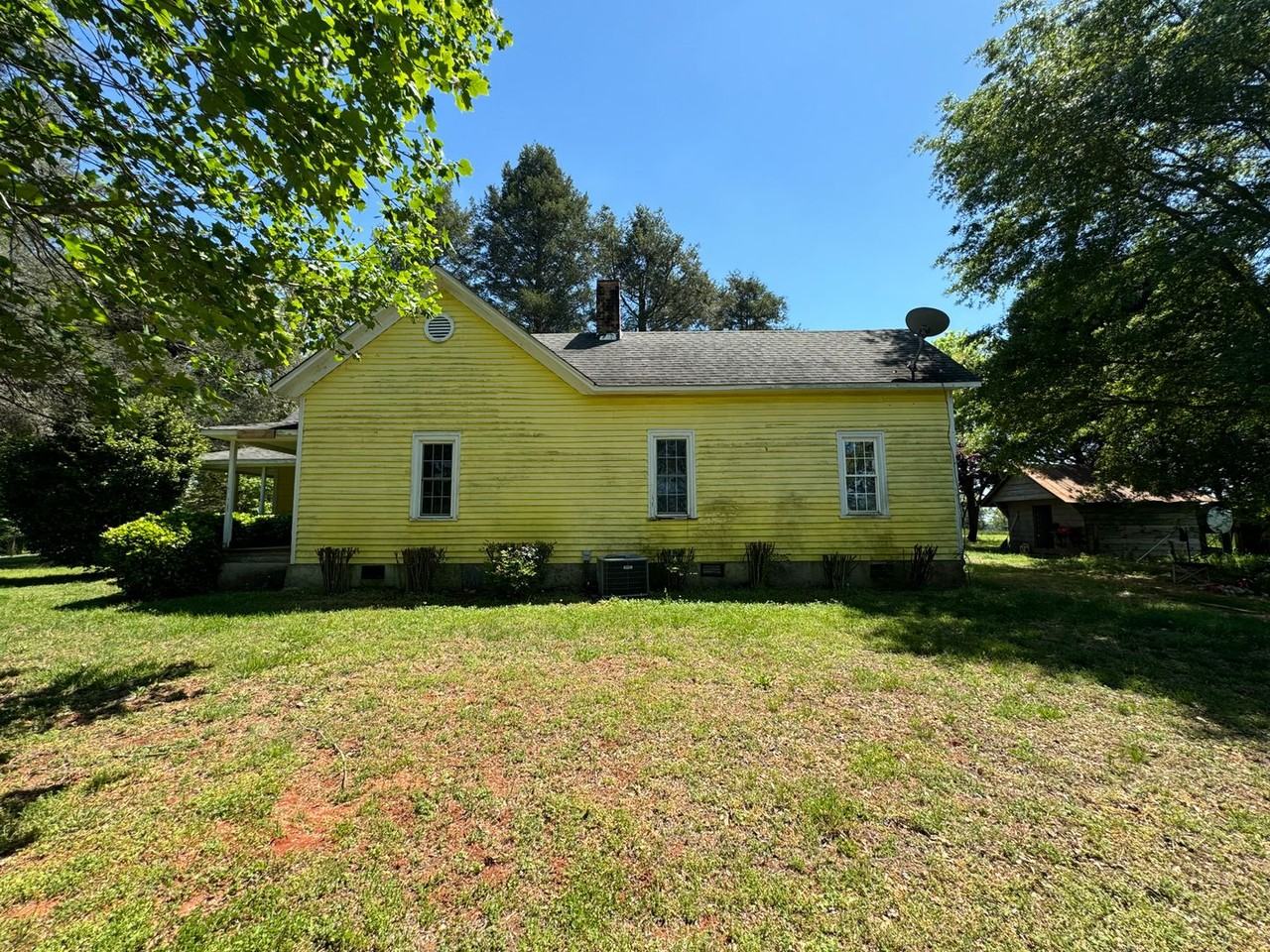 102 Starhill Dr - Photo 2 of 46