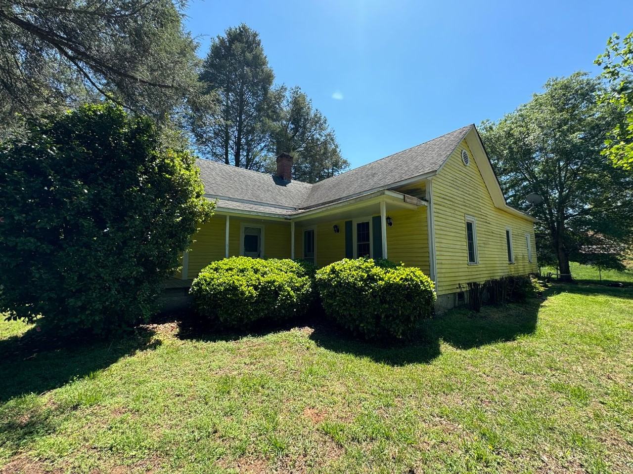 102 Starhill Dr - Photo 3 of 46