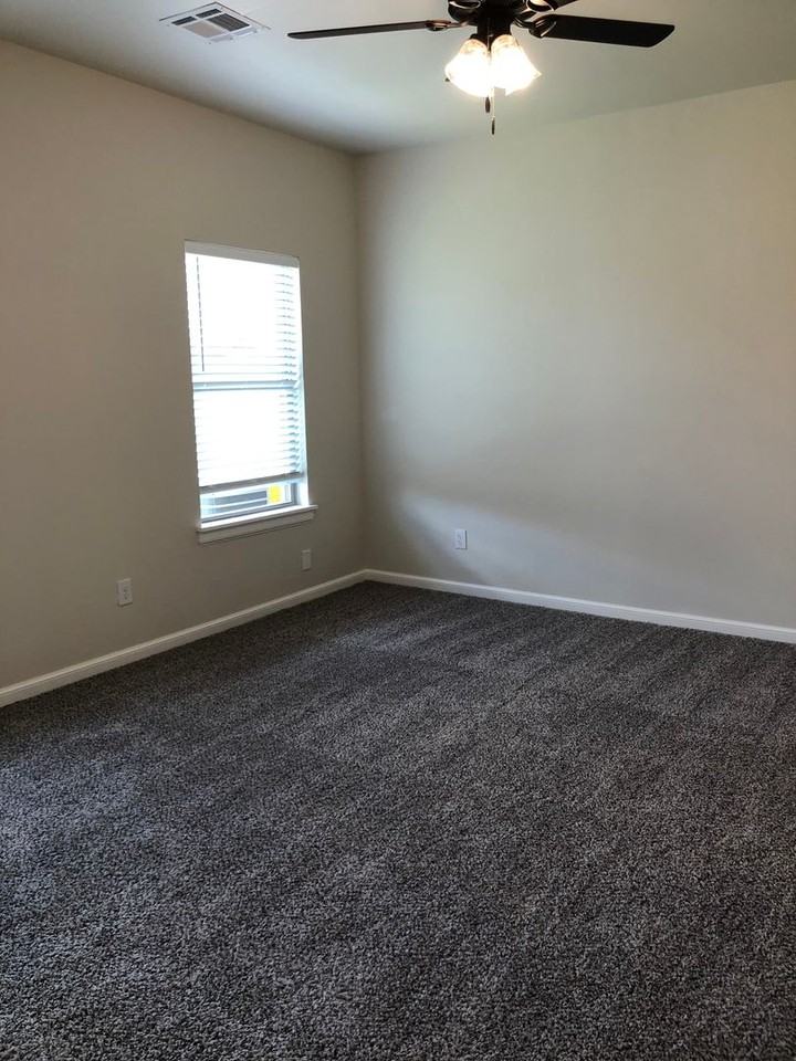 1517 Nw 14th St - Photo 5 of 8