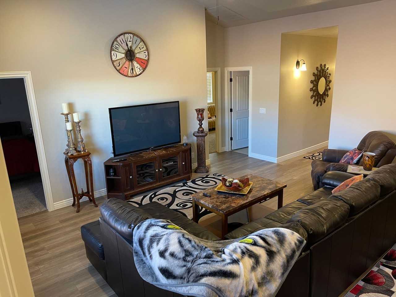 246 W 200 S - Photo 4 of 23