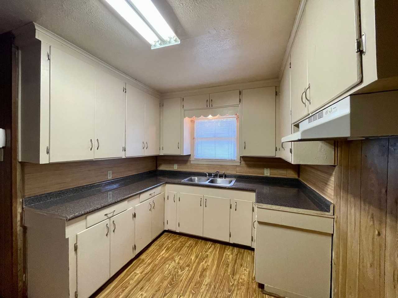 4780 El Paso St - Photo 3 of 9