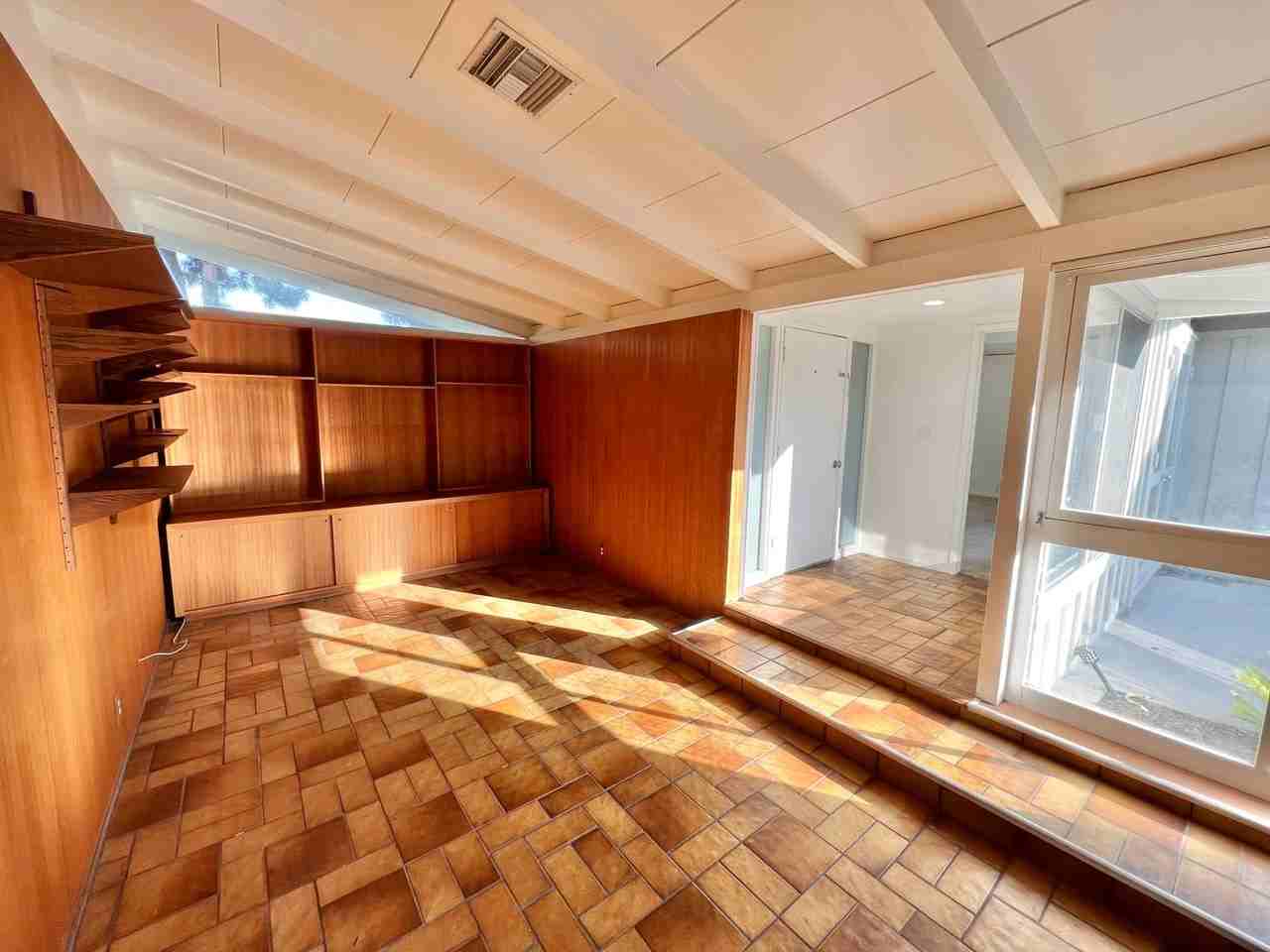 3063 Volk Ave - Photo 3 of 37