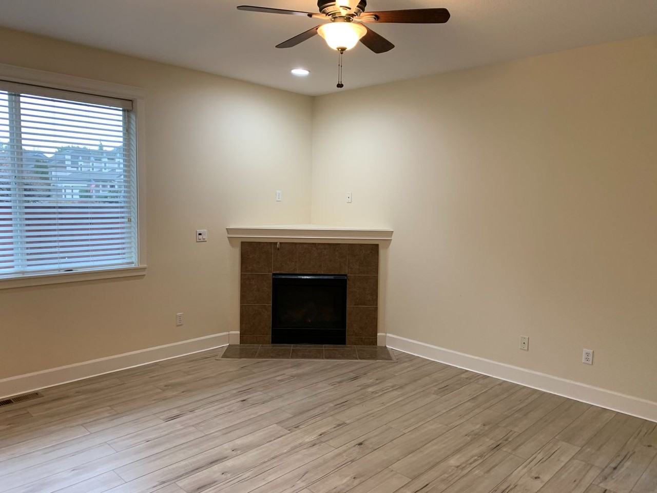 11603 Nw 27th Ct - Photo 4 of 28