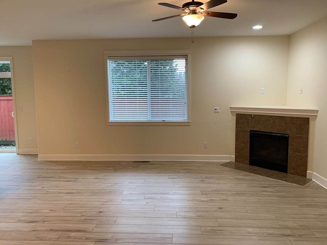 11603 Nw 27th Ct - Photo 5 of 28