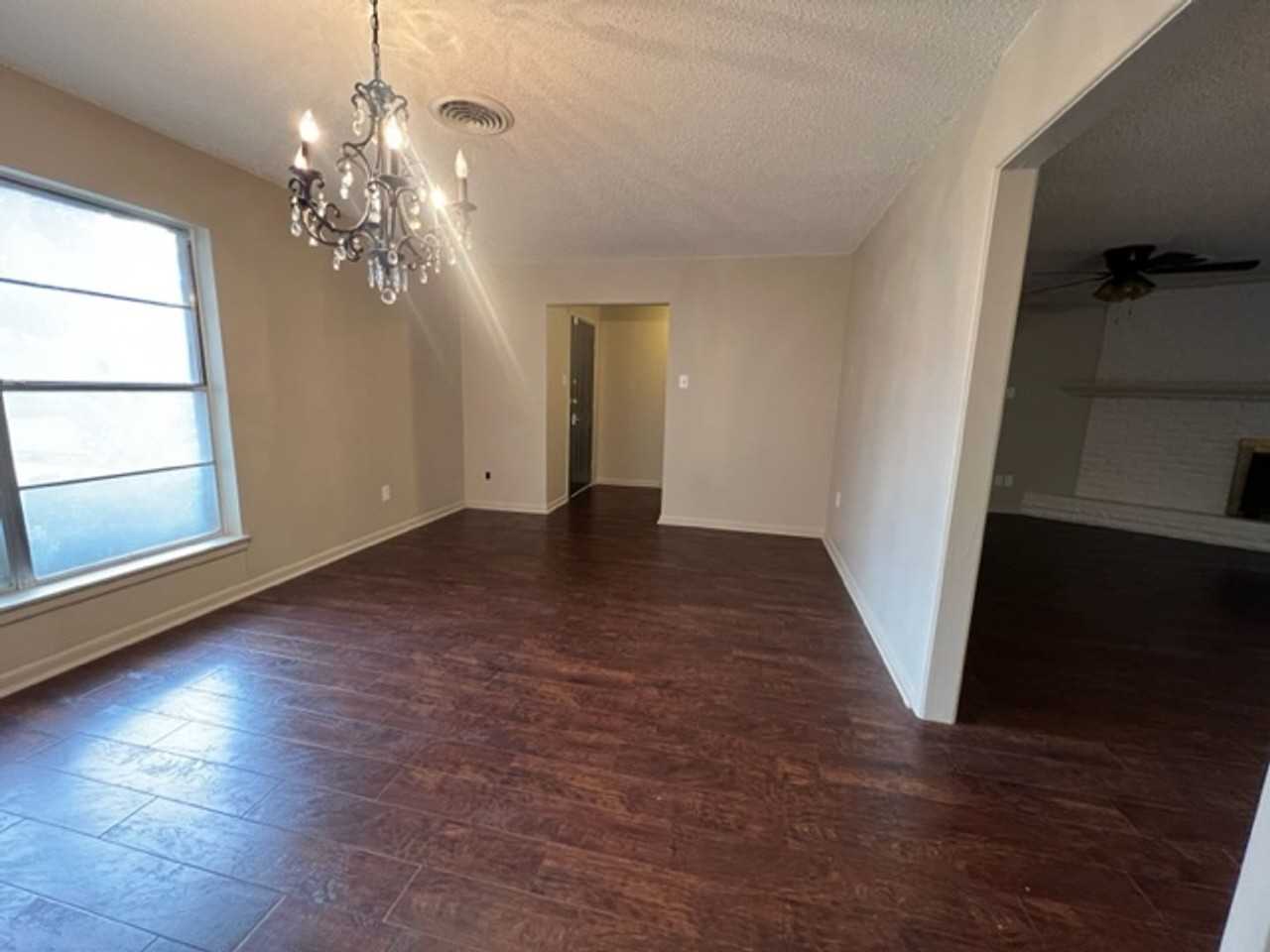 3626 Brook Hollow Dr - Photo 3 of 25