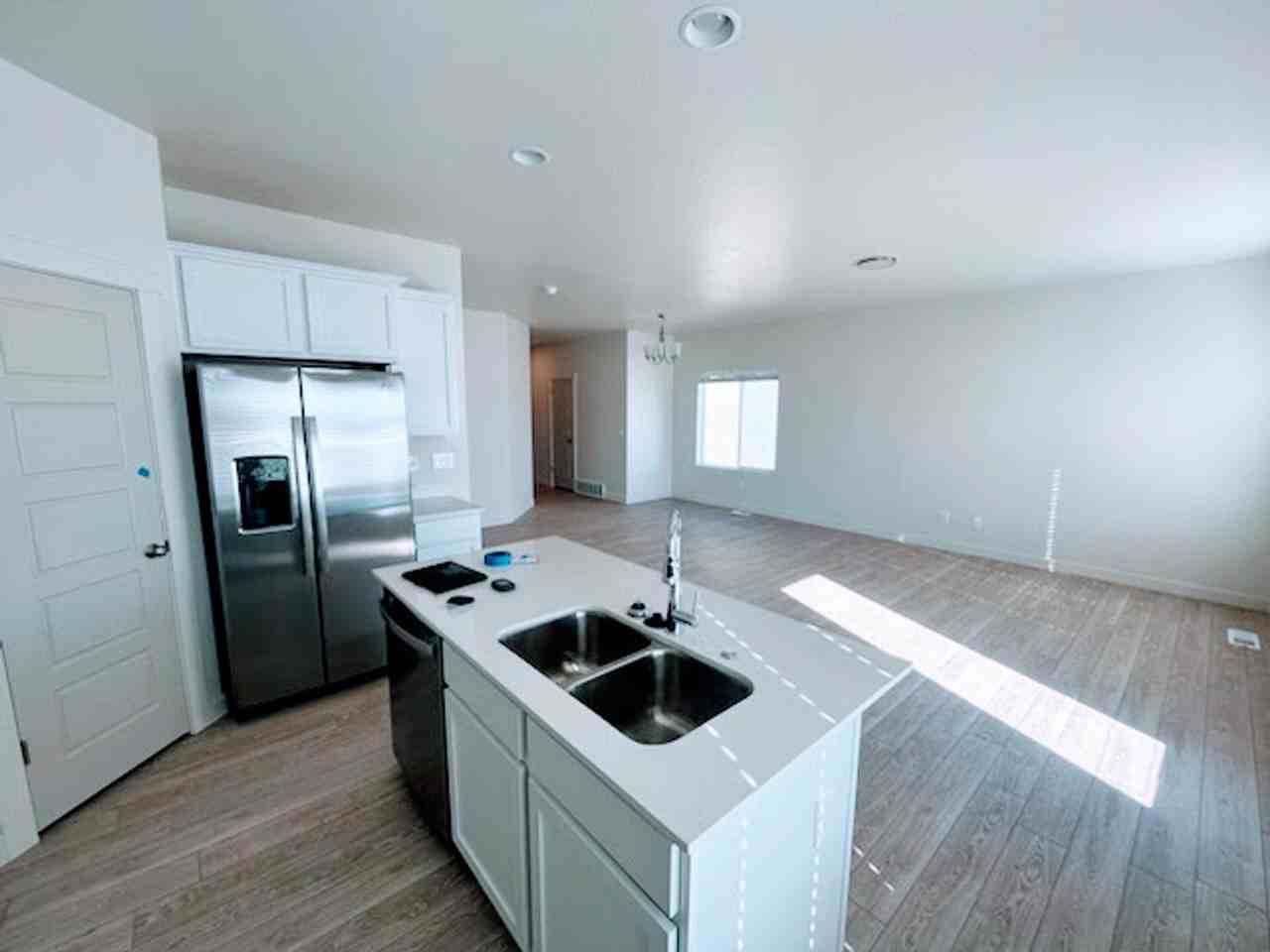 421 W Domain Ln - Photo 5 of 22