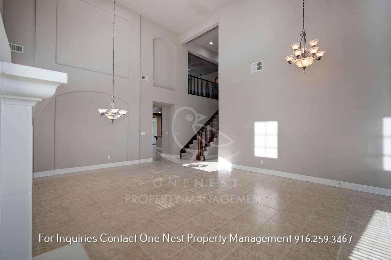 1187 Jorgenson Dr - Photo 7 of 38
