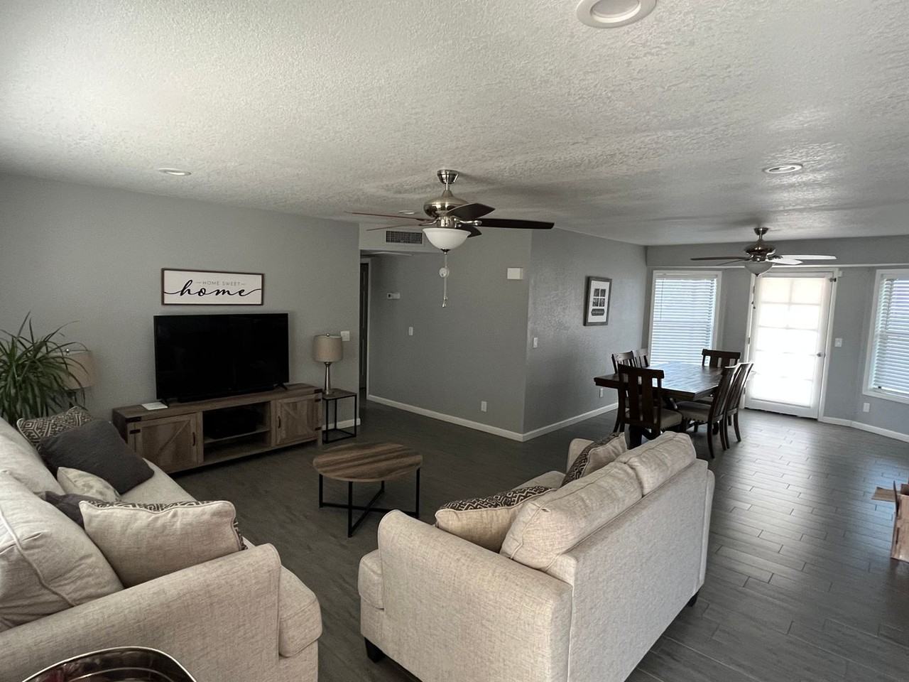 131 Voyager Ln - Photo 3 of 23