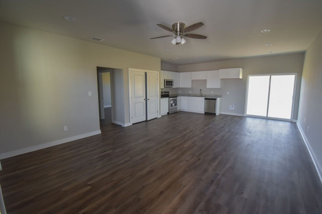 3700 Skylane Ave - Photo 3 of 12