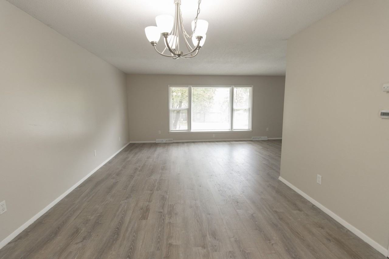 1223 S Fairview Rd - Photo 3 of 26