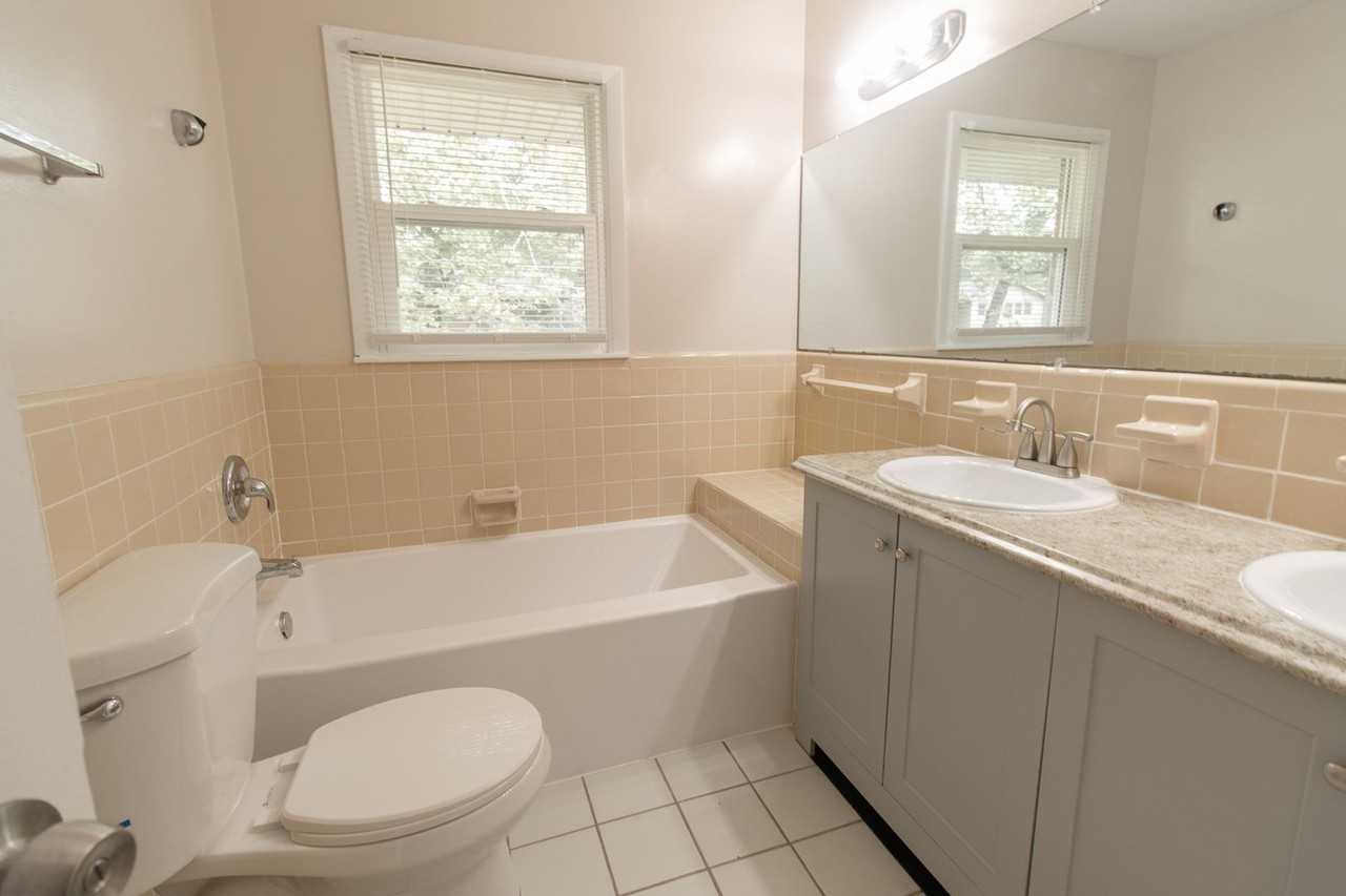 1223 S Fairview Rd - Photo 7 of 27