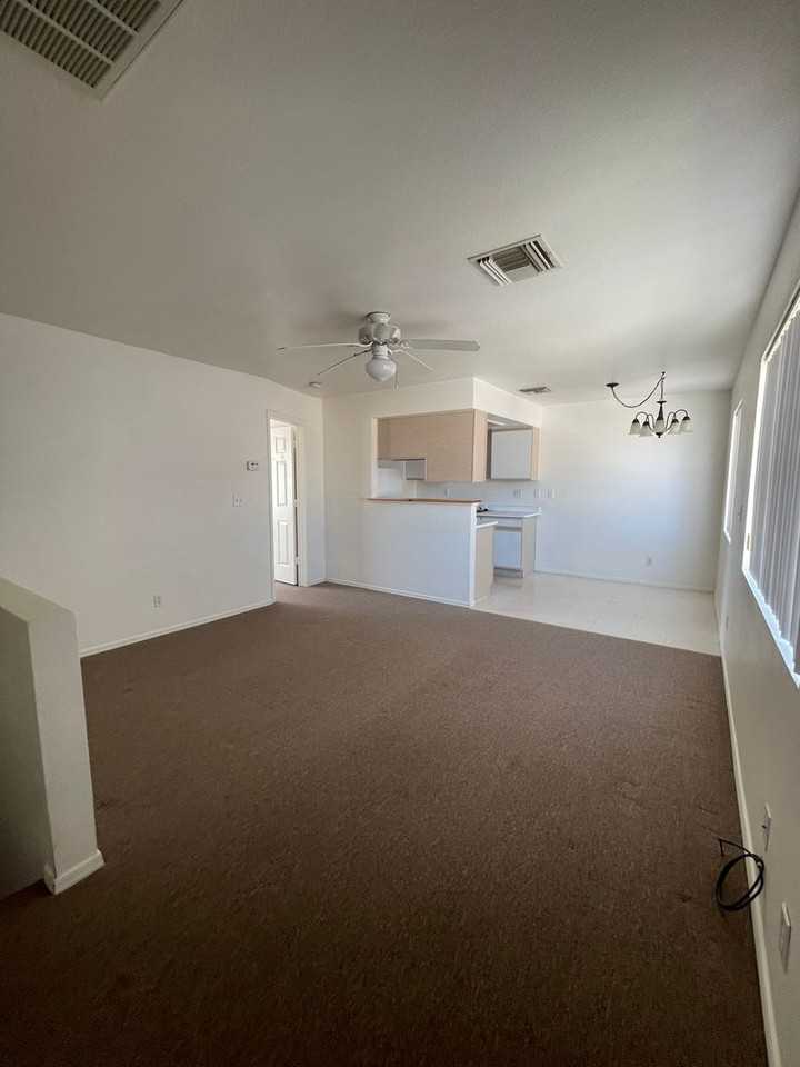 331 OT - 331 Phyllis Dr. #4 - Photo 7 of 18