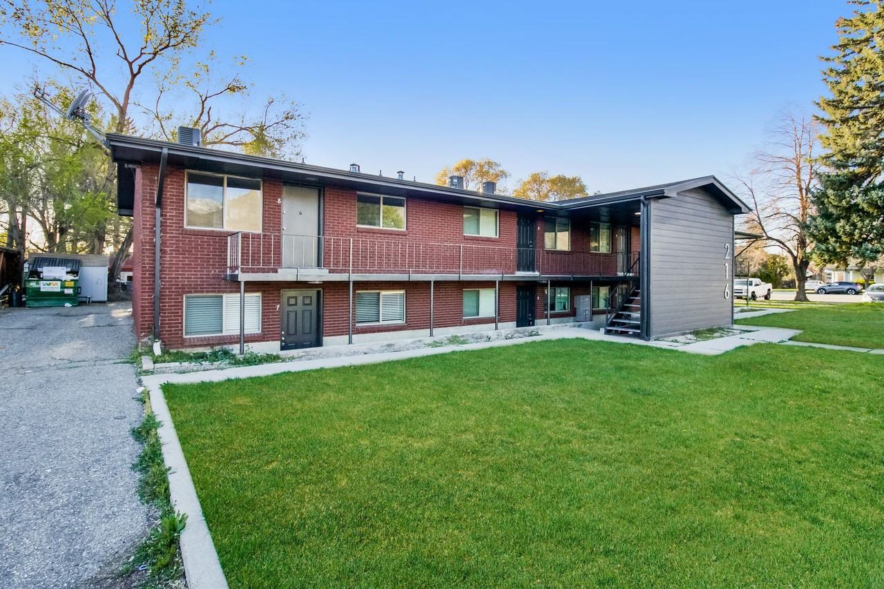 216 S 100 W - Photo 2 of 8