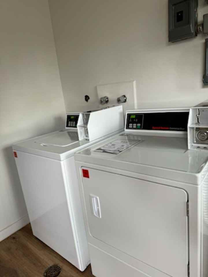 216 S 100 W - Photo 6 of 8