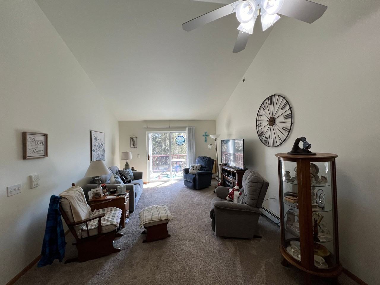 Pleasant Valley Apartments - Photo 6 of 25