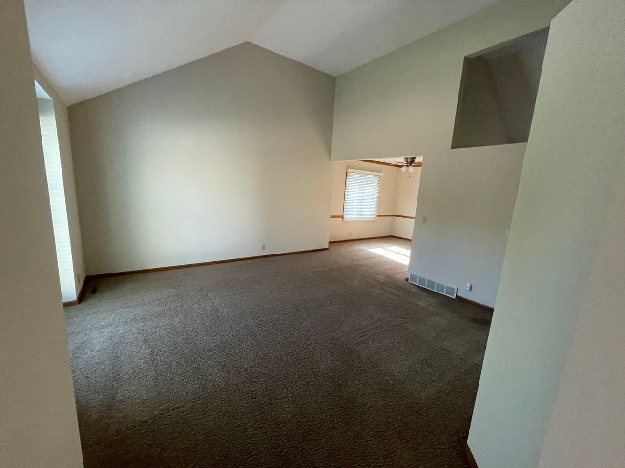 3413 Scott Dr - Photo 3 of 16