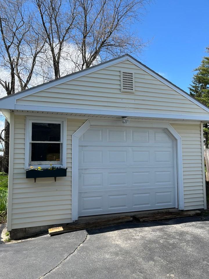 157 Wolcott St - Photo 4 of 25