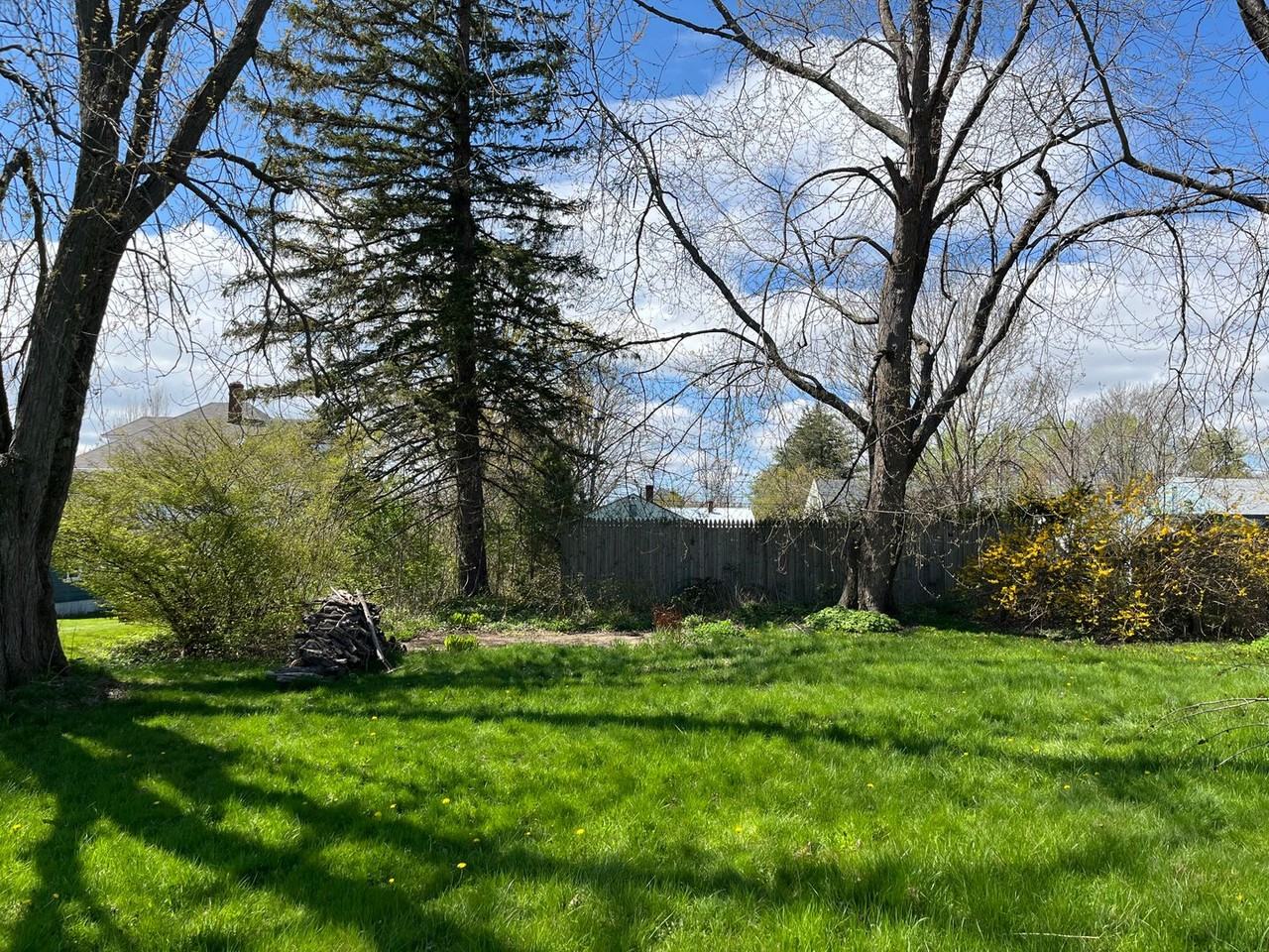 157 Wolcott St - Photo 7 of 25